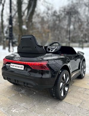 Дитячий електромобіль Audi RS e-tron GT 4х4 (повний привод) чорний