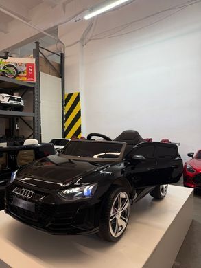 Дитячий електромобіль Audi RS e-tron GT чорний