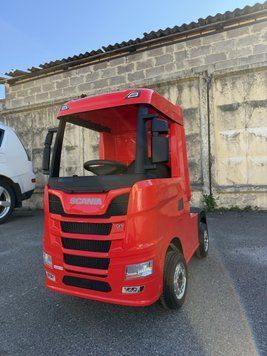 Вантажівка Scania 6062 червона