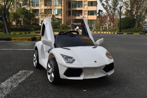 Lamborghini Style white