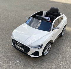 Audi Sportback білий