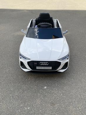 Детский джип Audi Sportback белый