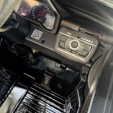 Джип Toyota Land Cruiser 300 4WD чорний Джип Toyota Land Cruiser 300 4WD чорний
