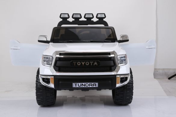 Двухместная Toyota Tundra L-size white