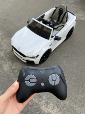 Дитячий електромобіль BMW M5 білий