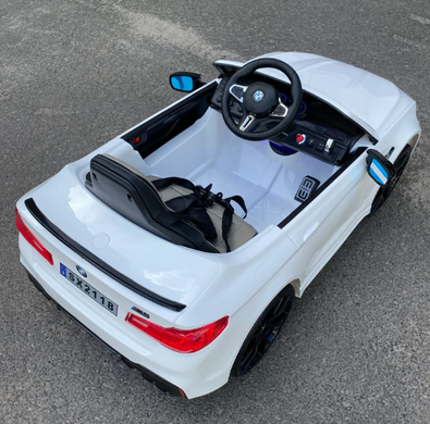 Дитячий електромобіль BMW M5 білий