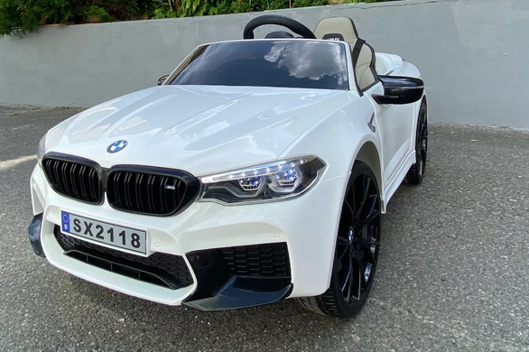 Дитячий електромобіль BMW M5 білий