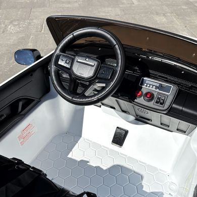 Двомісний джип  Range Rover Sport білий
