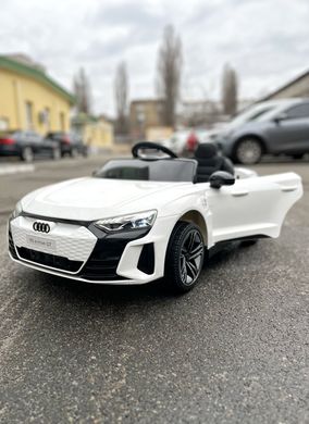 Дитячий електромобіль Audi RS e-tron GT білий