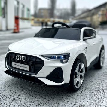 Дитячий електромобіль Audi E-tron Sportback білий